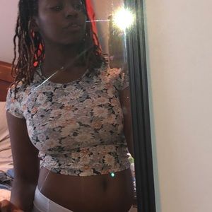 Daisy print crop top